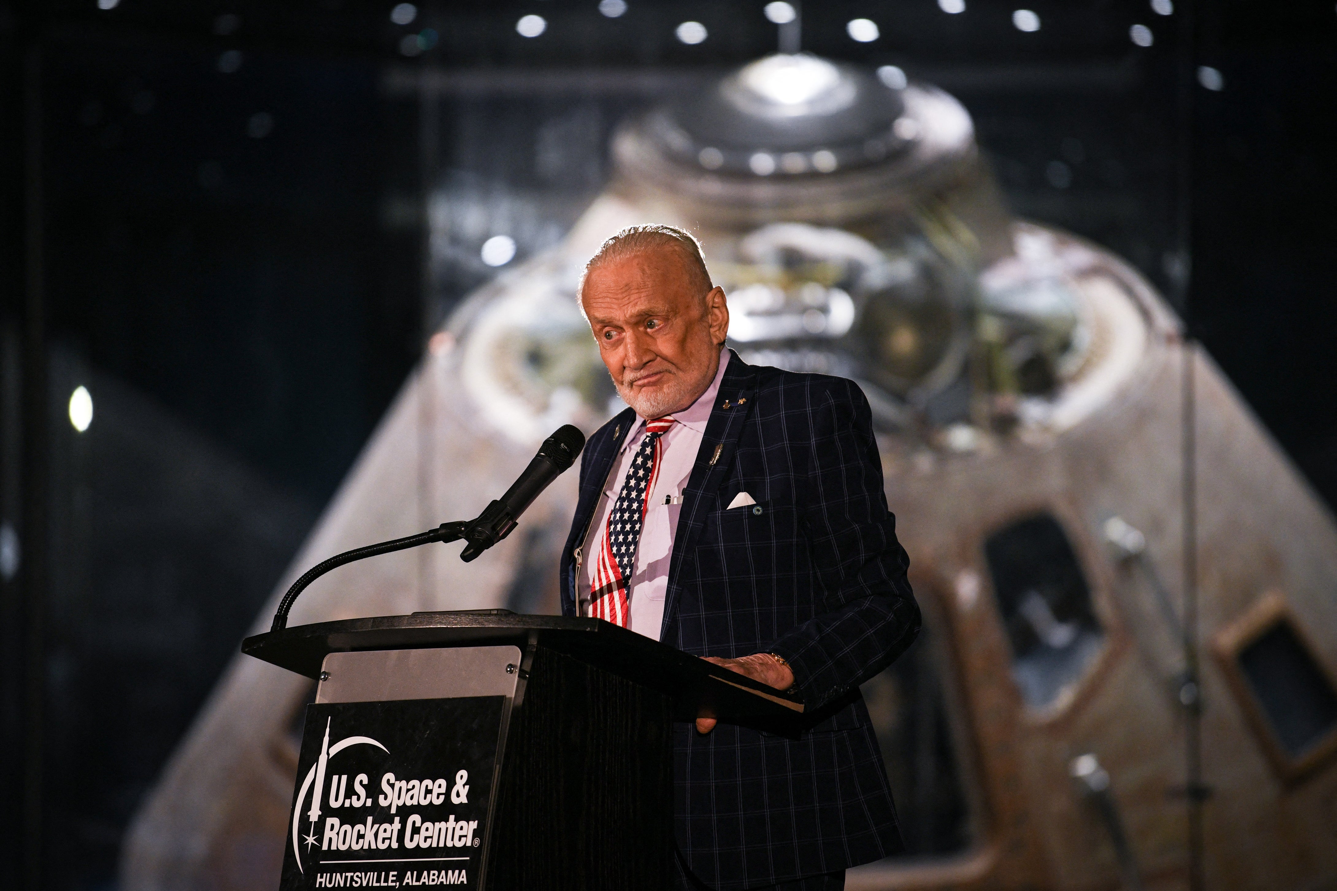 El astronauta Buzz Aldrin describió “pequeños destellos” y una “luz bastante brillante” durante la misión del Apolo 11