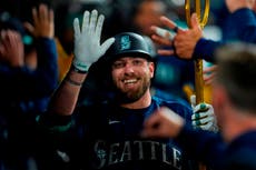 Raley logra grand slam y jonrón de 3 carreras; Marineros vencen 12-8 a Medias Blancas