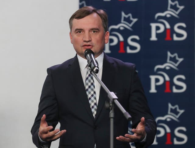 POLONIA EXMINISTRO ACUSADO