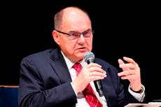 Enviado internacional para Bosnia que chocó con líder serbio dejará el cargo