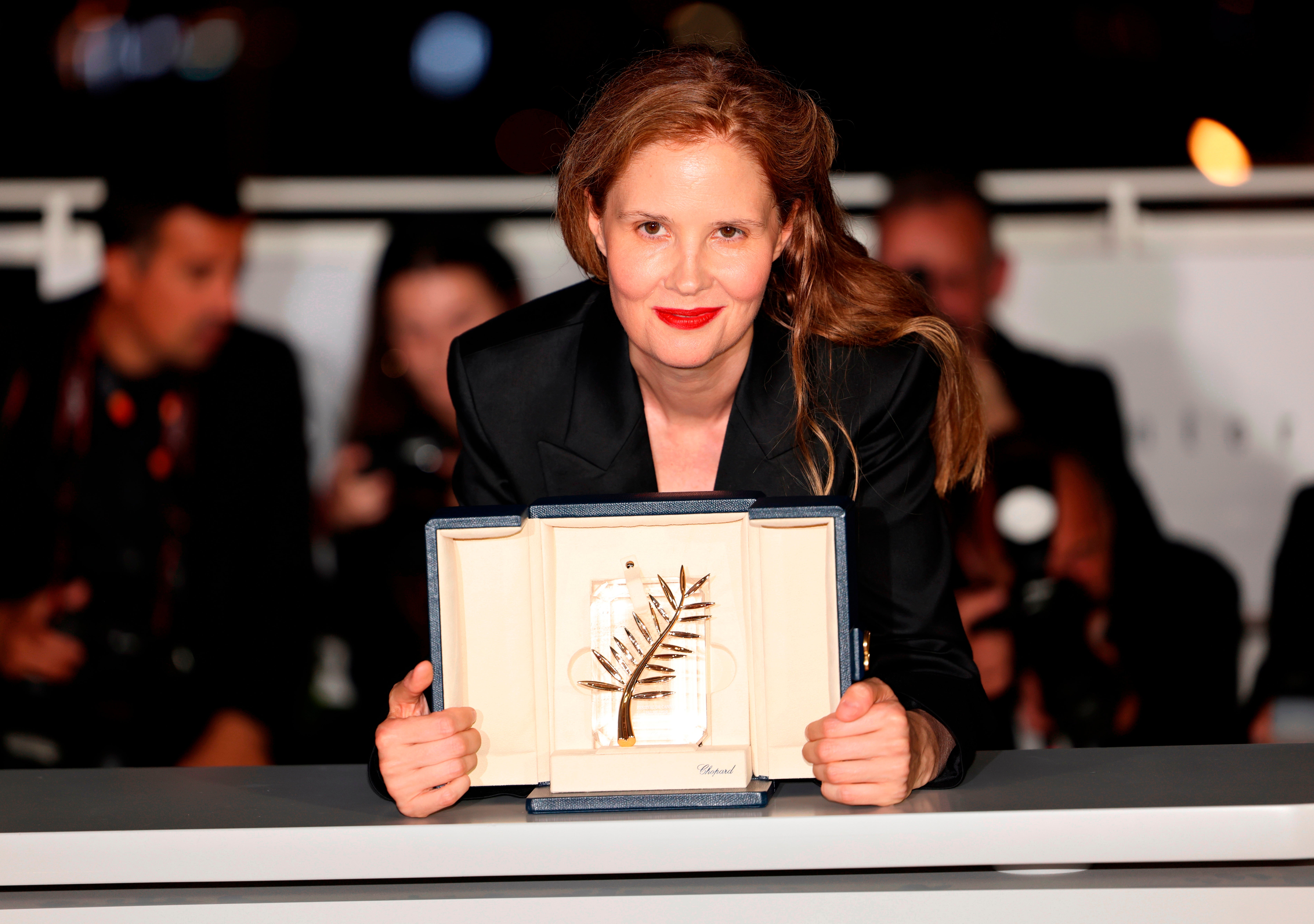 CANNES-NEON-RACHA GANADORA