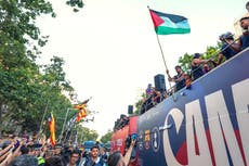 "Es mayor de edad": Flick responde a Lamine por ondear bandera palestina en festejo del Barcelona