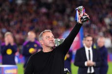 Barcelona quiere mantener a Hansi Flick al menos hasta el 2028