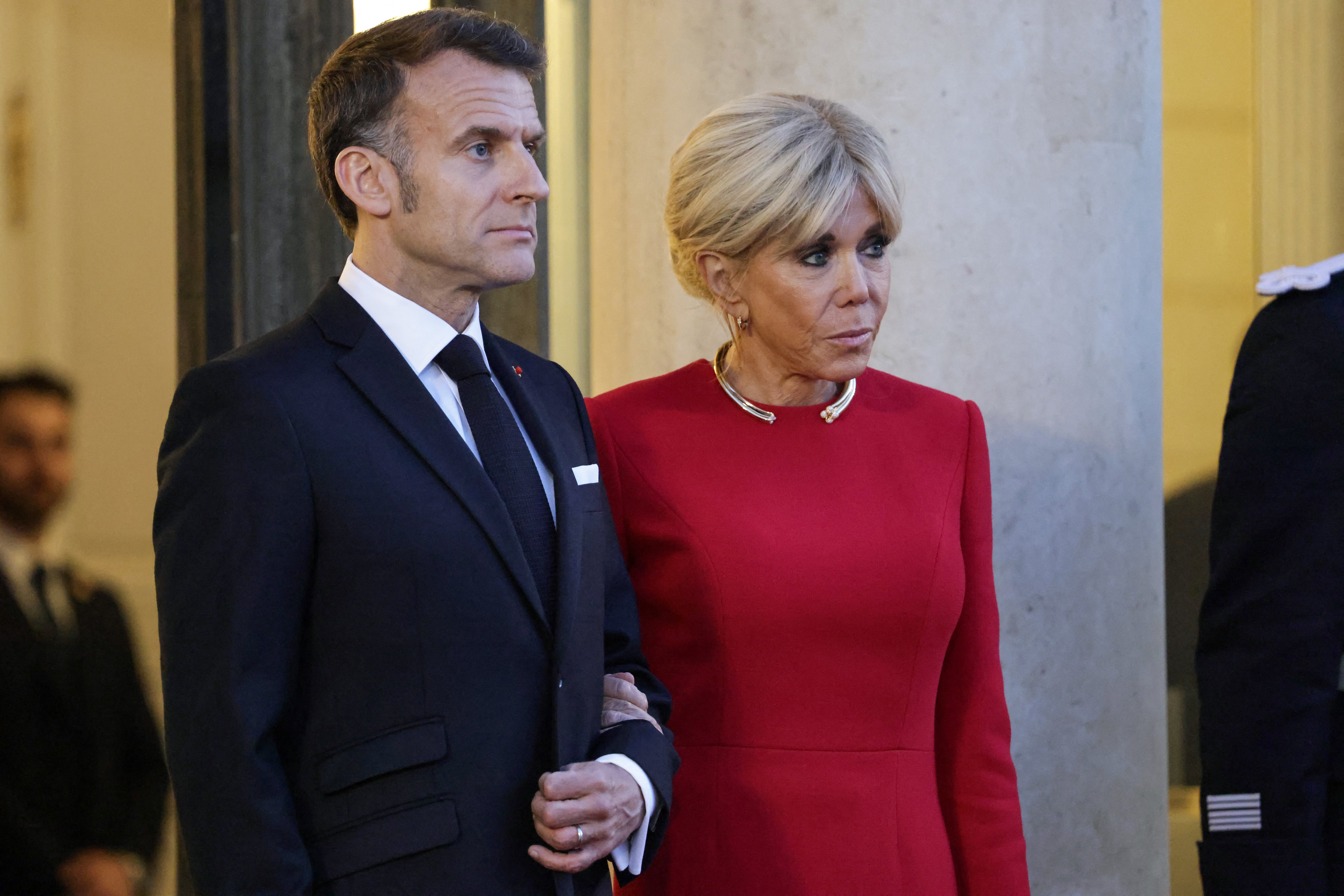 El presidente francés Emmanuel Macron y su esposa, Brigitte, durante un banquete de Estado en el Palacio del Elíseo, en París, en abril