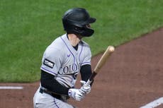 Moniak pega 3 hits; McCarthy logra doble play sin asistencia y Rockies vencen 10-4 a Piratas