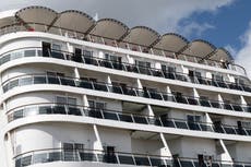 Francia permite desembarcar a pasajeros asintomáticos de un crucero afectado por brote estomacal