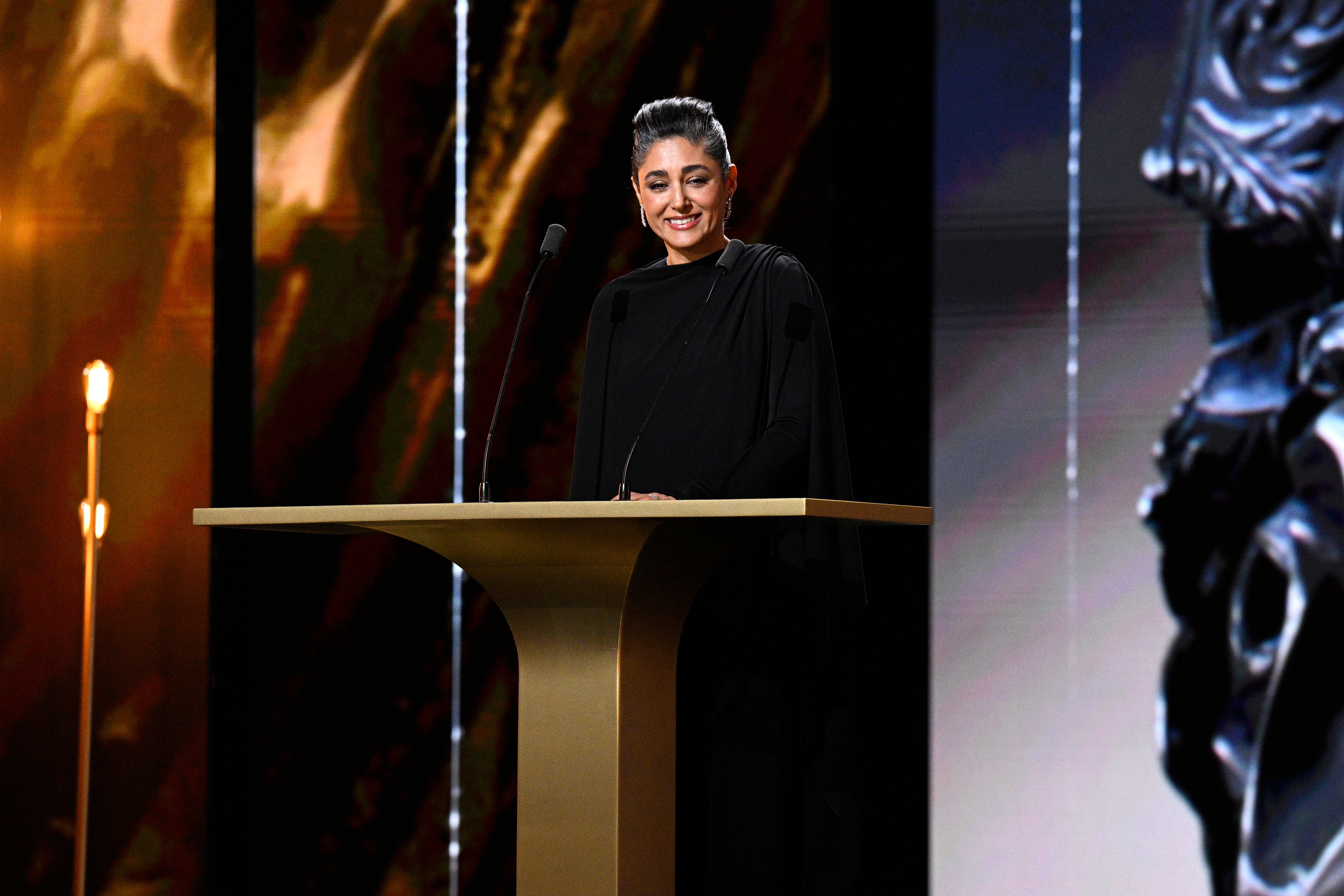 Golshifteh Farahani en el escenario durante la 51.ª edición de los premios César, celebrada en L'Olympia el 26 de febrero de 2026 en París