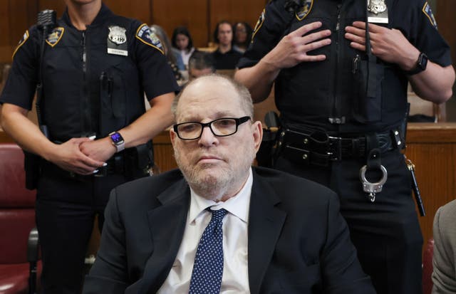 <p>Una vez más, el juicio contra Harvey Weinstein, el exproductor de cine acusado de violación, fue declarado nulo</p>