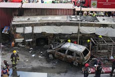 Tren de mercancías choca contra autobús público en paso a nivel en Bangkok y causa 8 muertos