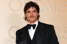El actor Jacob Elordi recibe cuestionamientos tras manejar con un pie lesionado