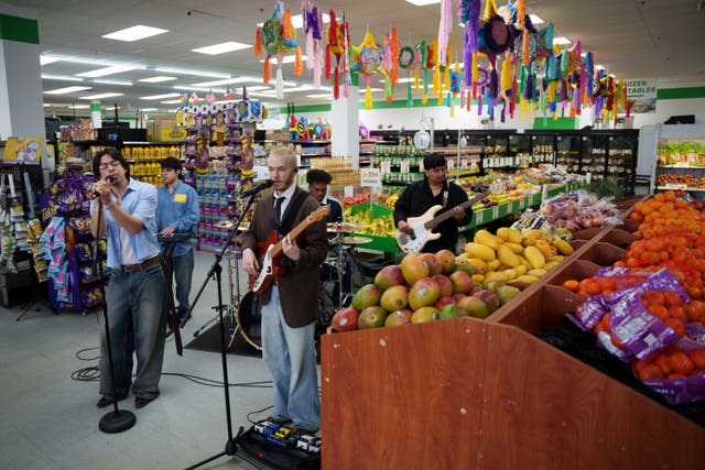 ESP-MUS EEUU-CONCIERTOS EN MERCADITO LATINO