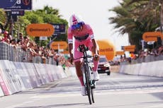 Afonso Eulálio desafía pronósticos y mantiene liderato del Giro. Ganna domina la contrarreloj