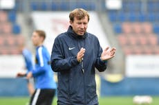 Entrenador de fútbol femenino vetado de por vida por UEFA tras filmar a jugadoras en el vestuario