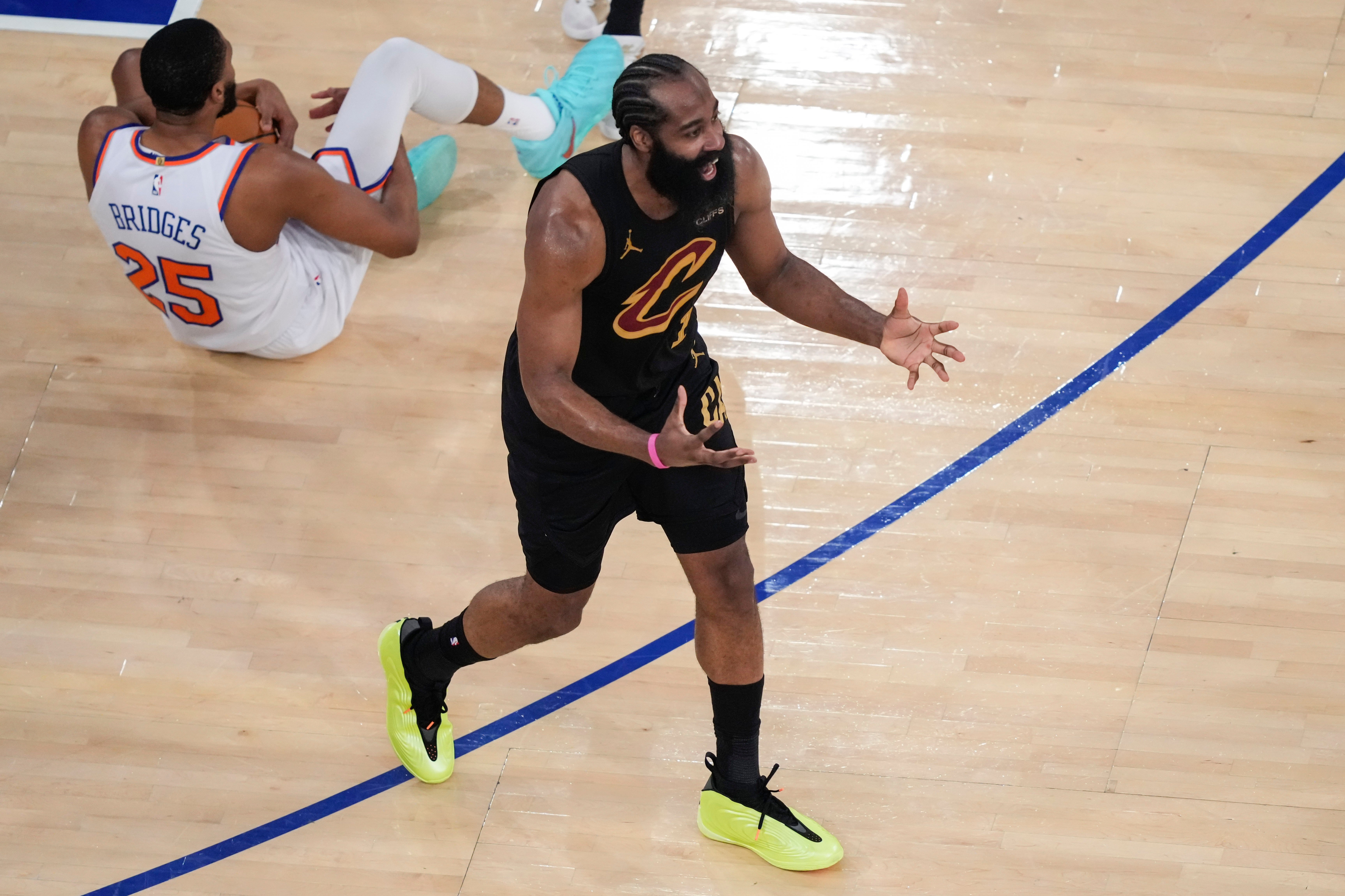 CAVALIERS-HARDEN