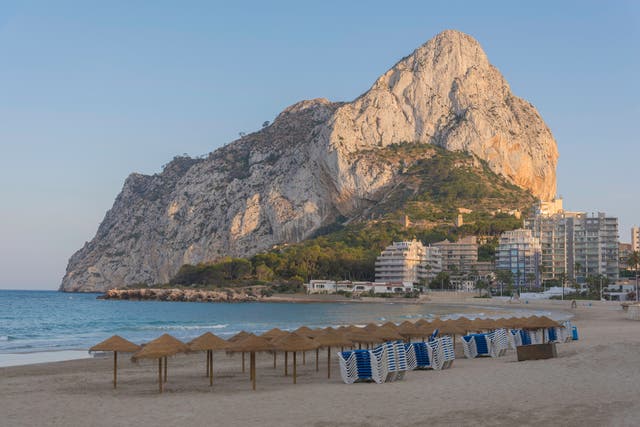 <p>La playa La Fossa, en España, mantiene la distinción Bandera Azul desde 1987  </p>
