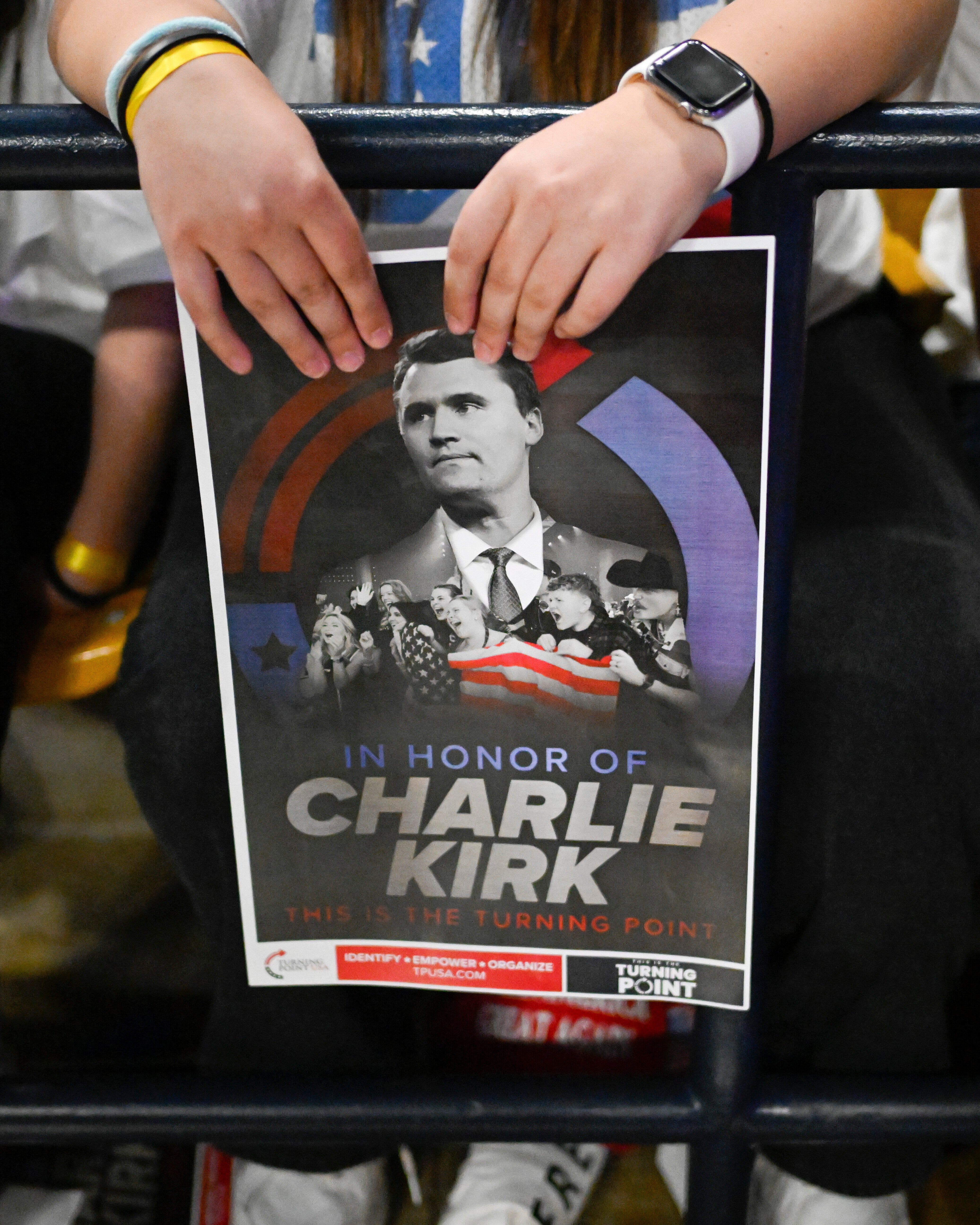 Hombre de Tennessee encarcelado por publicación sobre Charlie Kirk gana acuerdo de 835.000 dólares