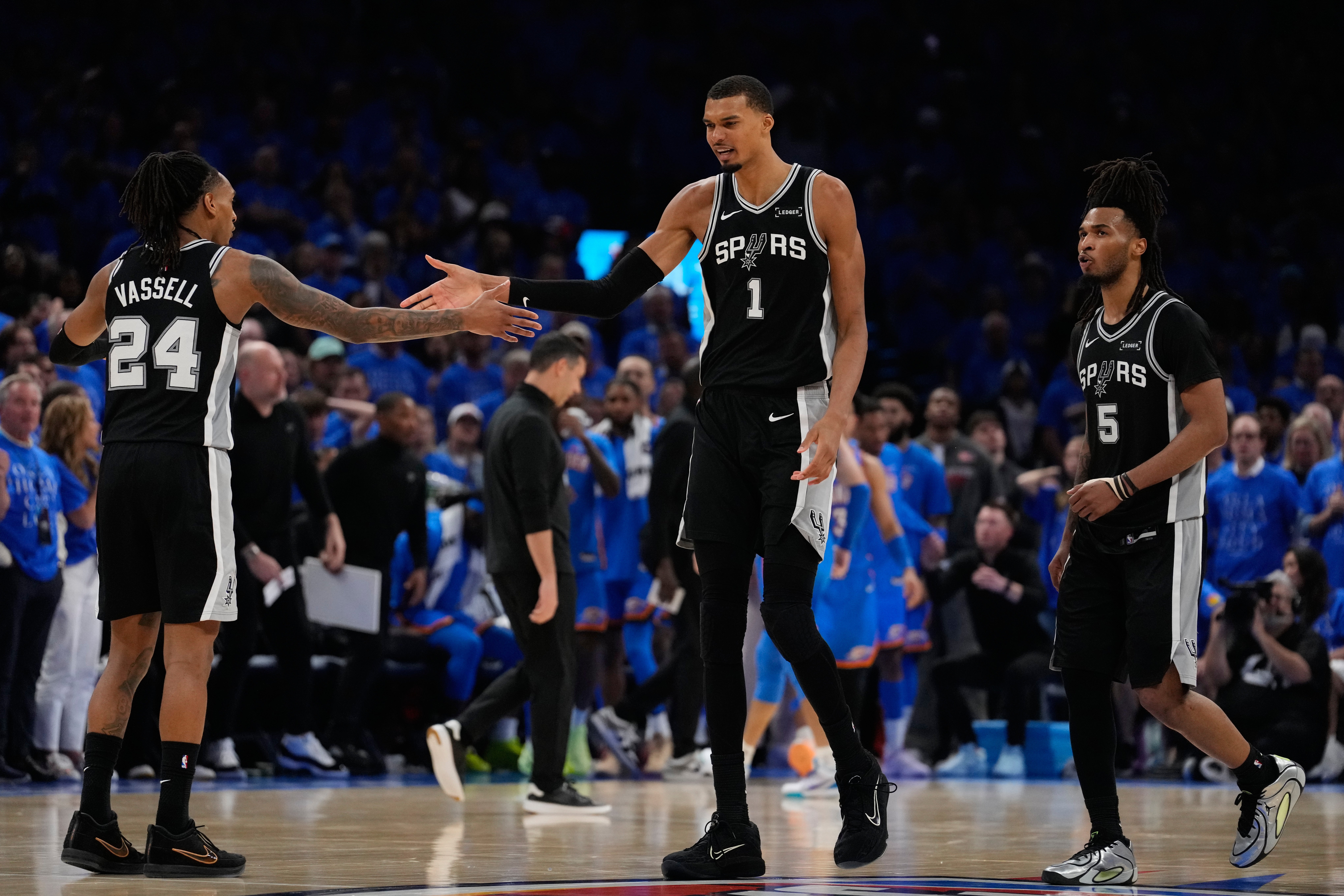 Pelicans y Spurs jugarán partidos de temporada regular en París y Manchester el próximo año
