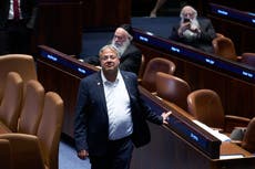 Netanyahu reprende a ministro israelí por tratamiento de activistas de flotilla