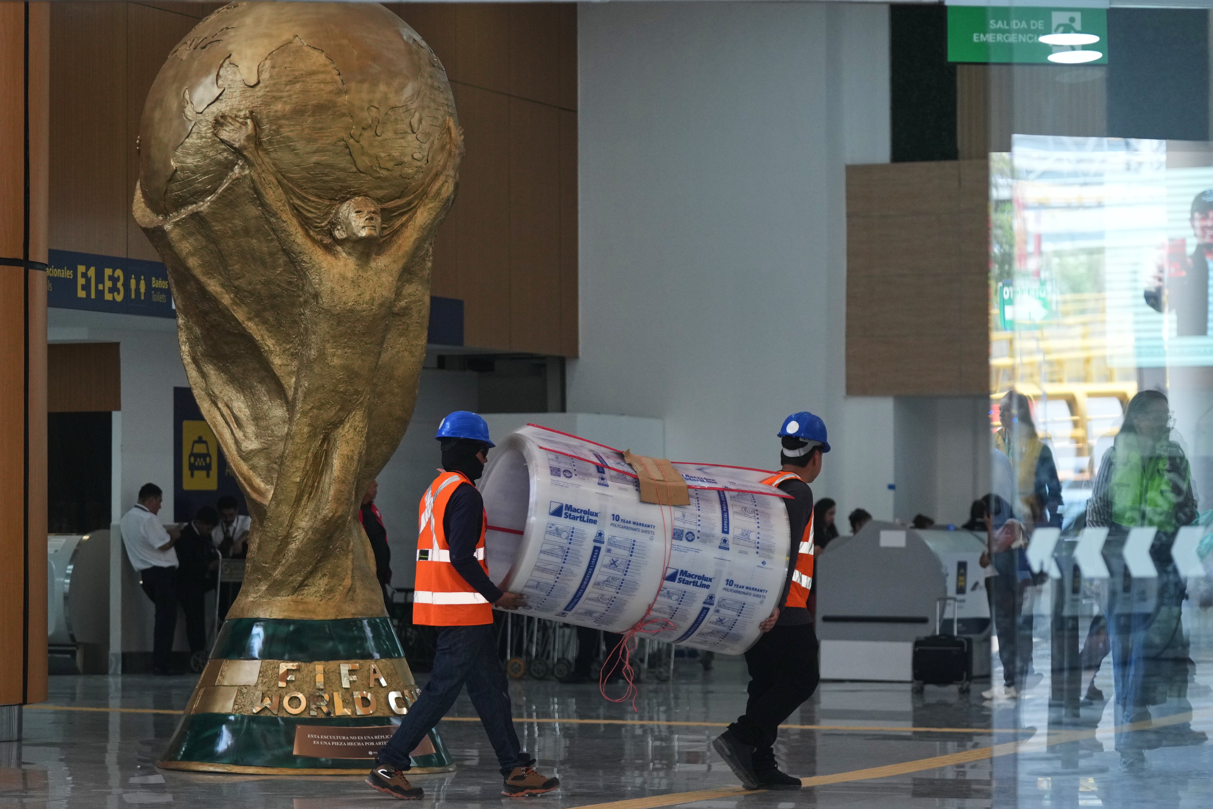 México ante prueba fuego para Mundial de Fútbol: culminar a tiempo obras en su principal aeropuerto