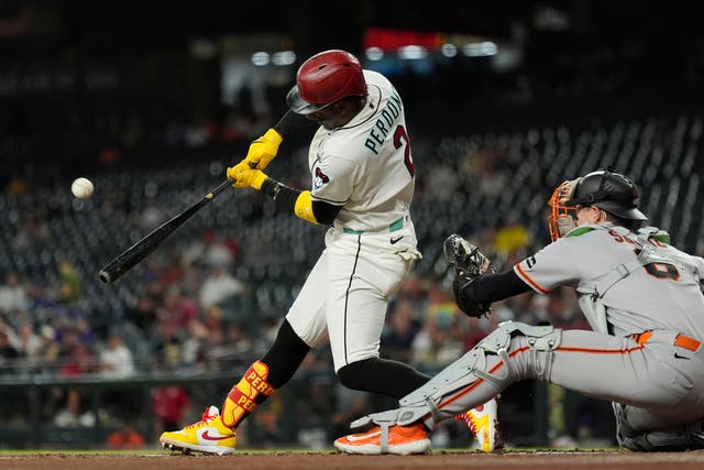 GIGANTES-DIAMONDBACKS