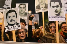 Miles marchan en Uruguay para exigir respuestas por los desaparecidos durante dictadura militar