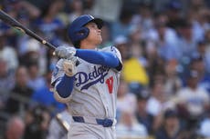 Ohtani pega jonrón al 1er lanzamiento y lanza 5 sólidas entradas en triunfo de Dodgers ante Padres