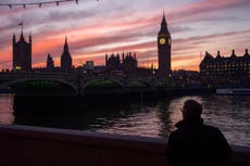 En muchos sentidos, los británicos admiran a EEUU. Pero al cumplir 250, dicen que Trump lo define