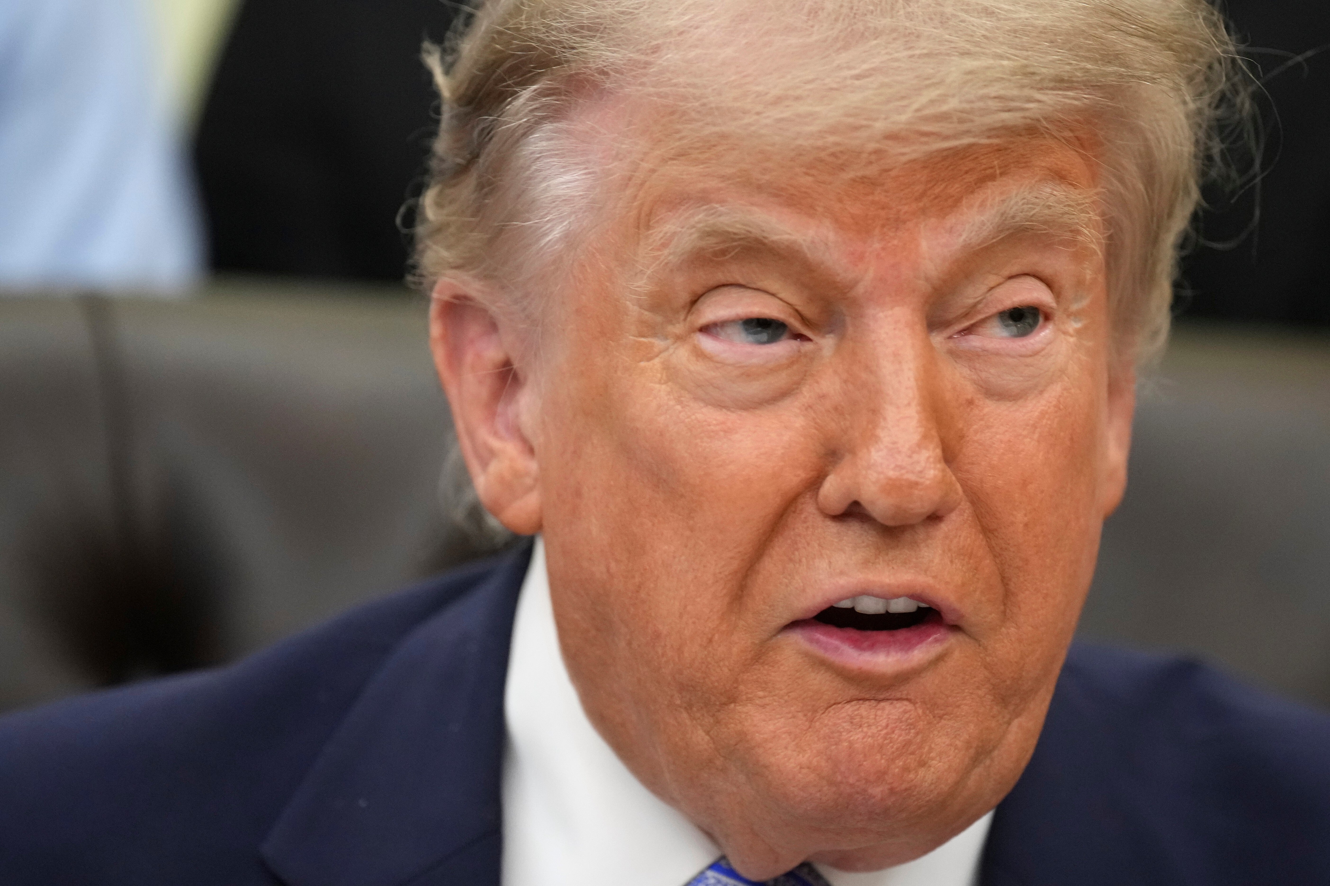 TRUMP INTELIGENCIA ARTIFICIAL