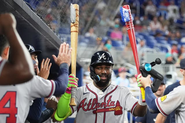 BRAVOS-MARLINS