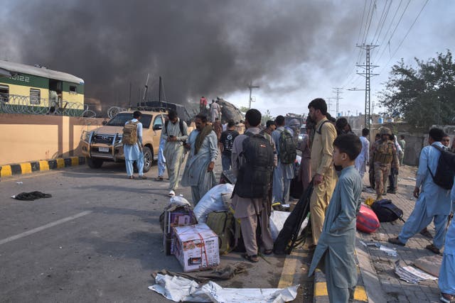 PAKISTÁN-TREN-BOMBA