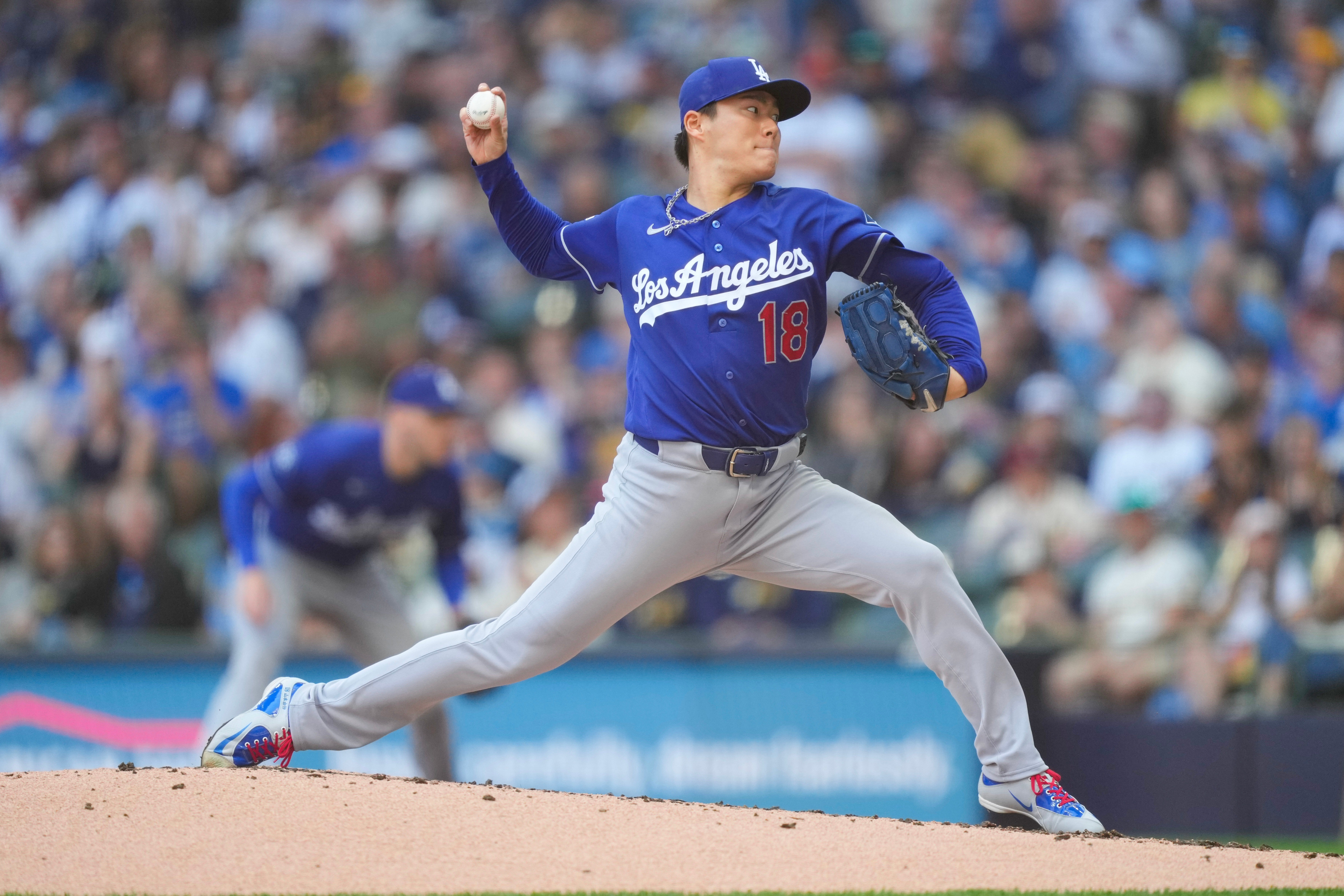 Yamamoto brilla de nuevo en Milwaukee y Dodgers vencen 5-1 a Cerveceros