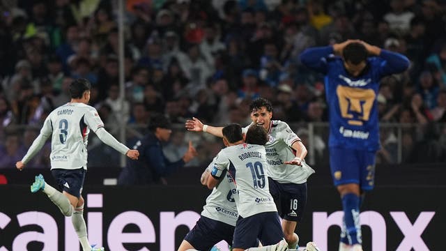 Cruz Azul remonta en la vuelta para vencer 2-1 a Pumas y conquistar el título de la Liga MX | Independent Español