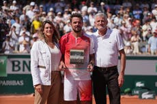 Wawrinka se despide de forma emotiva del Abierto de Francia tras perder en primera ronda