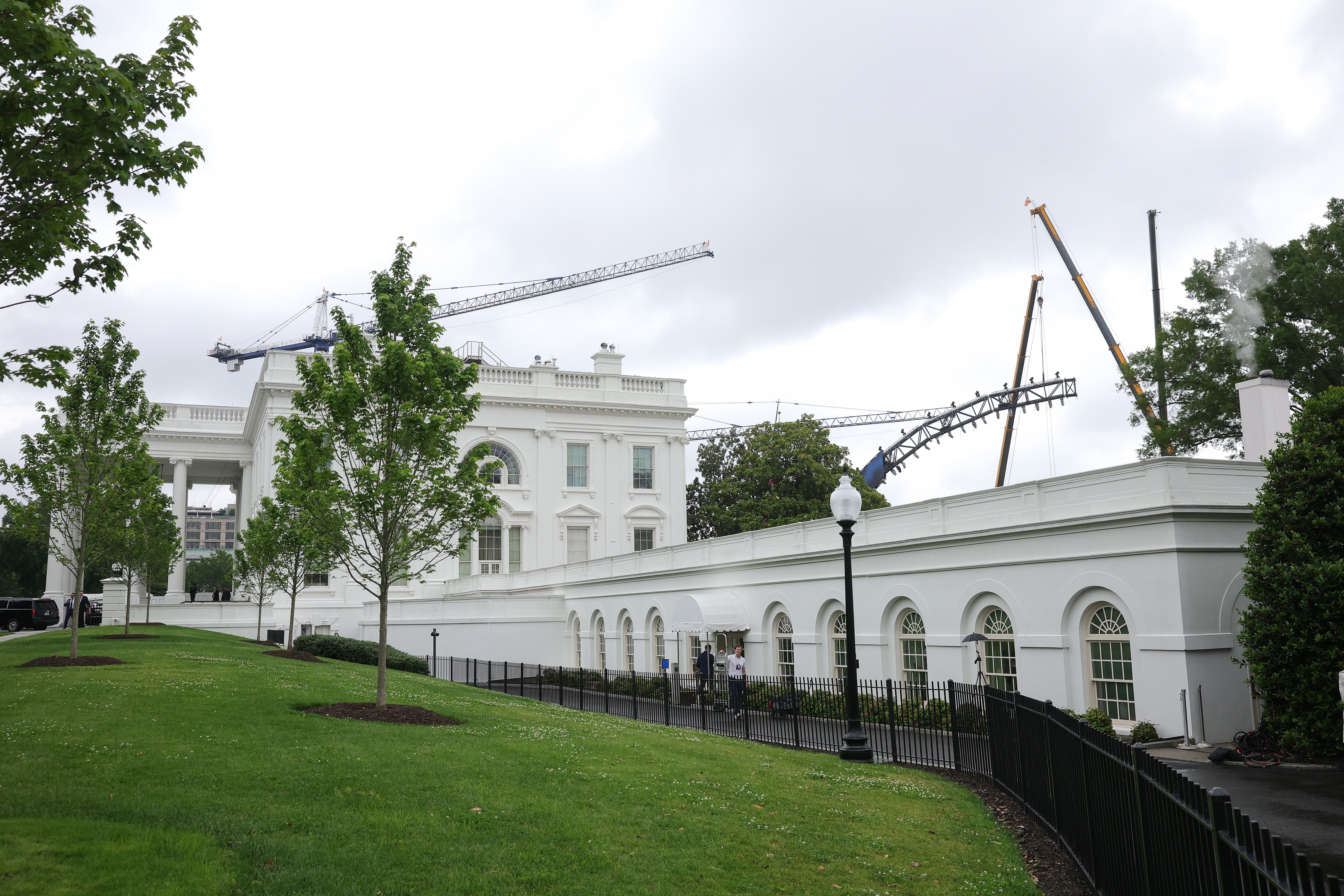 Han comenzado las obras en la Casa Blanca para instalar el ring de UFC que celebrará el cumpleaños del presidente Donald Trump