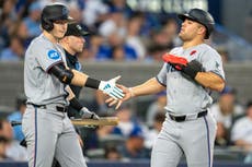 Los Marlins vencen 8-2 a los Azulejos y estiran su racha a cuatro triunfos