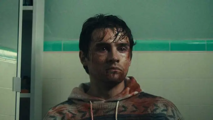 Michael Johnston interpreta a Bear en la película de terror de Curry Barker ‘Obsession’
