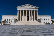 Corte Suprema de EEUU falla a favor de Trump en disputa por restricciones a jueces de inmigración