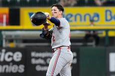 Doble de Lee con bases llenas da triunfo a Mellizos por 5-3 en 11 entradas ante Medias Blancas