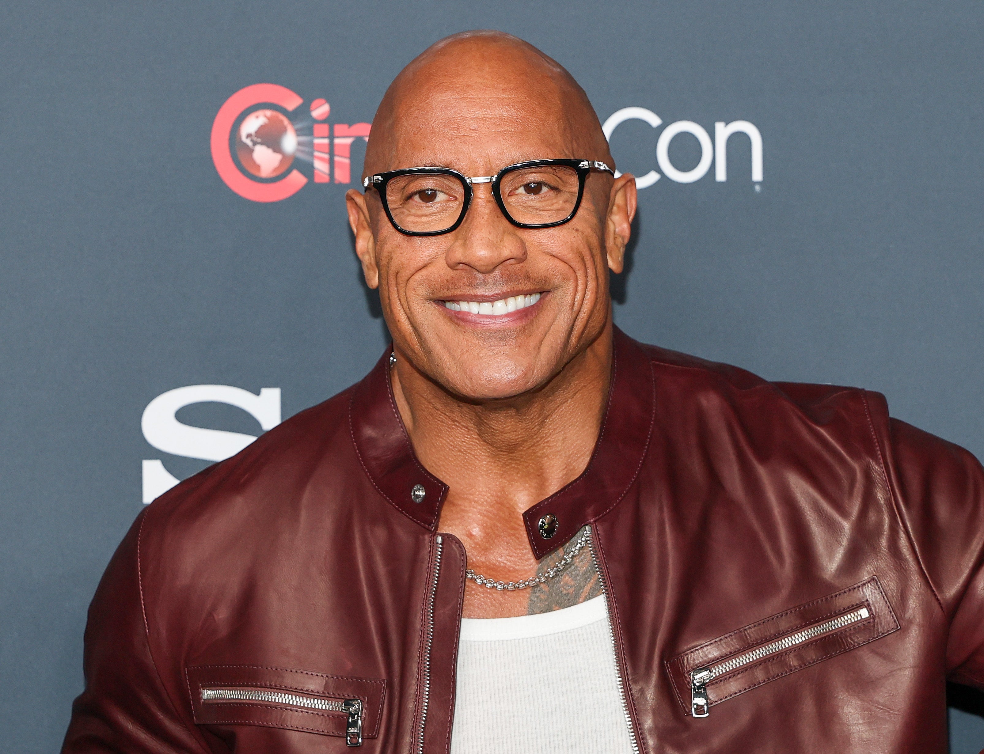 Dwayne “La Roca” Johnson, estrella de cine de acción y luchador, también recibió una invitación