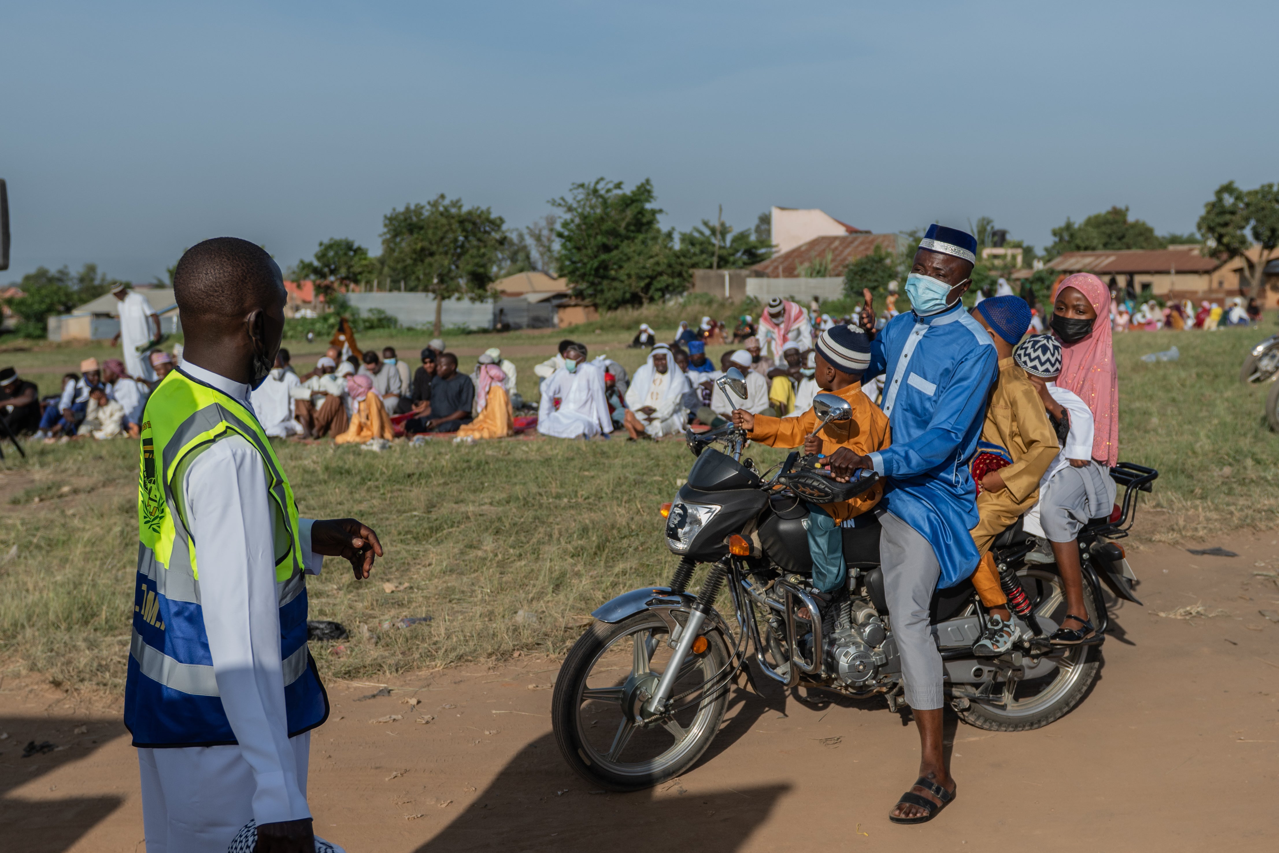 Uganda cierra su frontera con el Congo ante aumento de casos de ébola