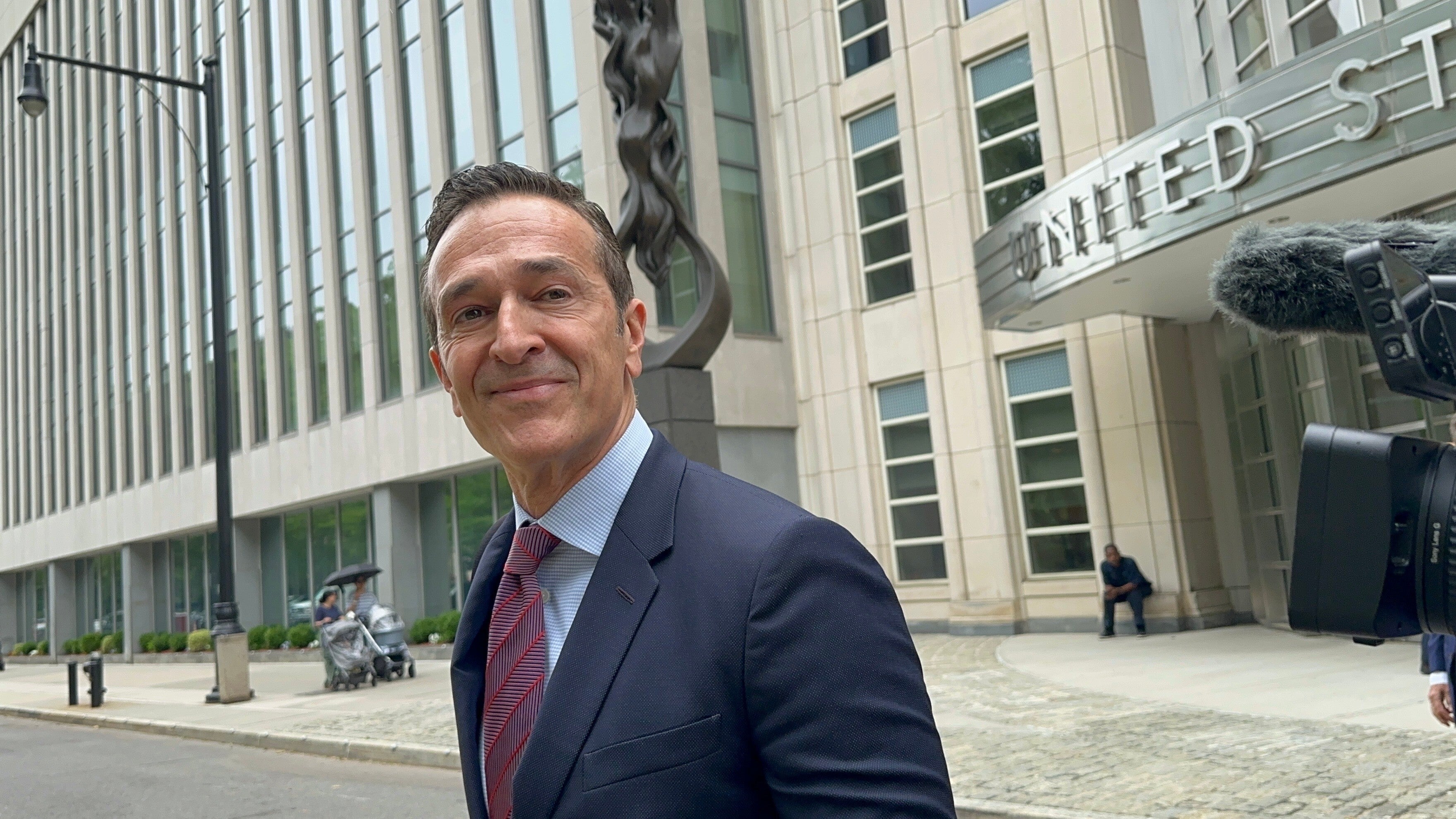 Juez federal retira cargos contra exejecutivo de Fox en caso de corrupción en fútbol