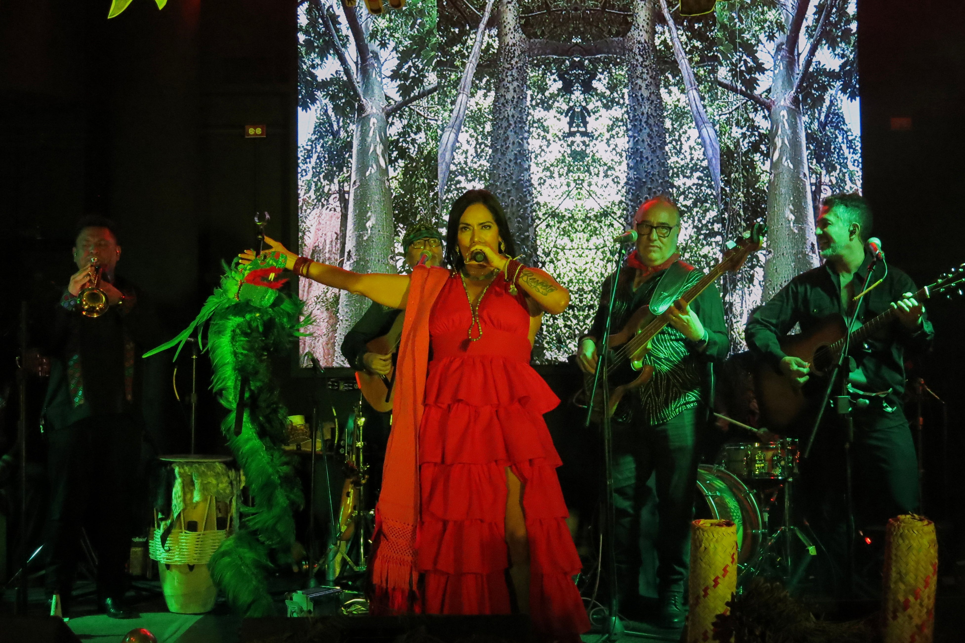 LILA DOWNS