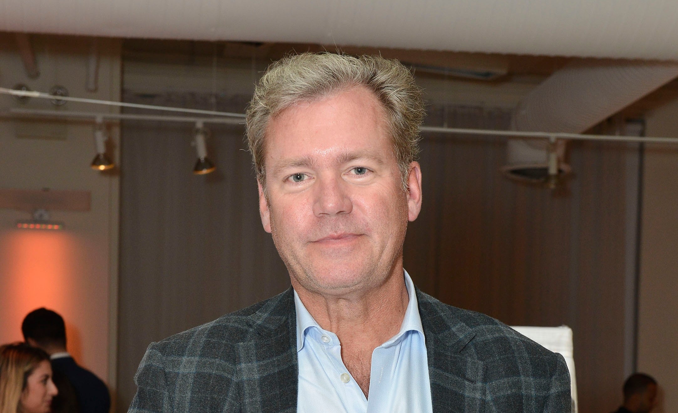 Chris Hansen ha comprado anuncios que se emitirán antes de la nueva película de A24 sobre su exitoso programa ‘To Catch a Predator’