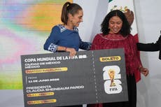 Sheinbaum cede su boleto del partido inaugural del Mundial a joven jugadora indígena