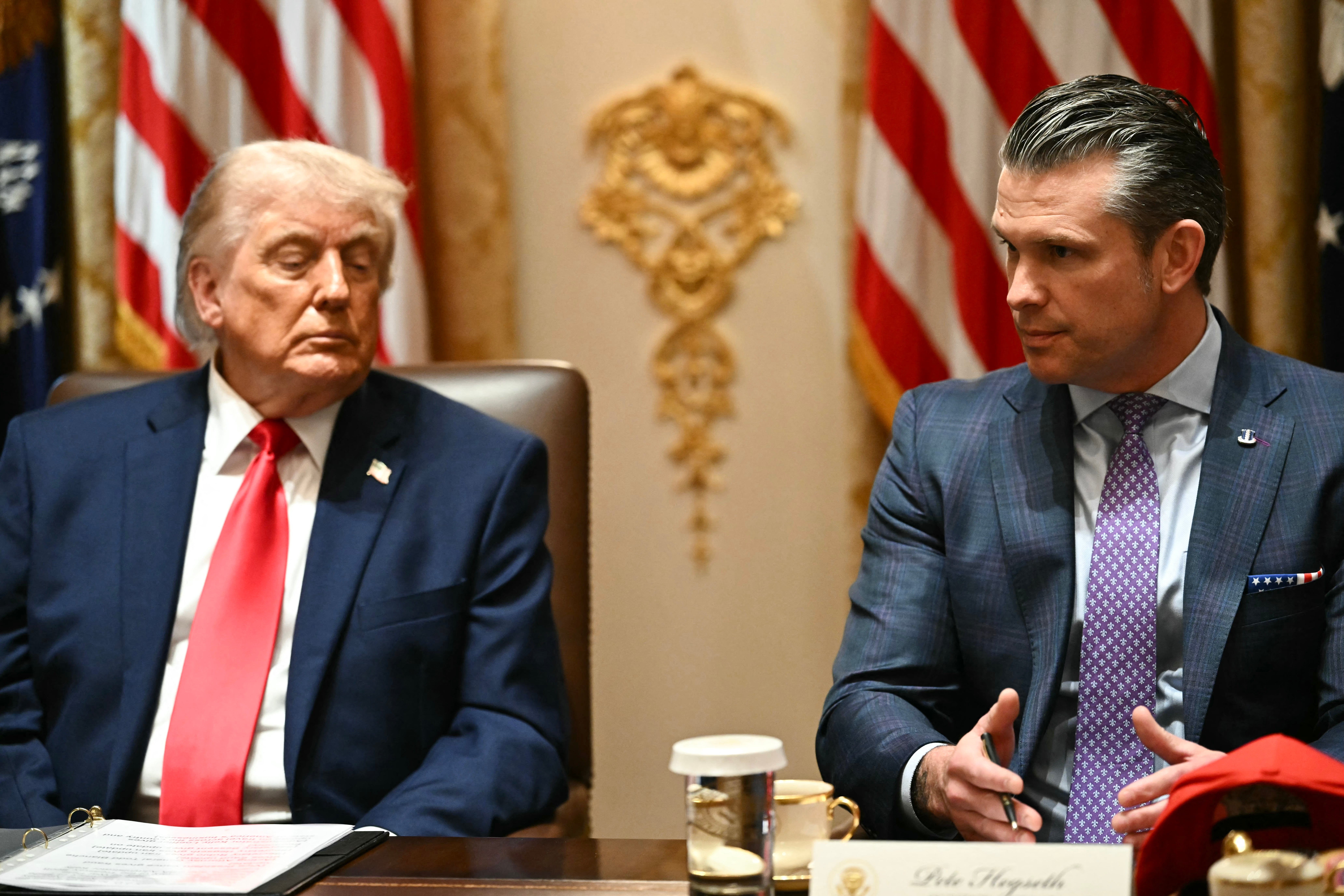 Según informes, Donald Trump mantiene diferencias con su secretario de Defensa, Pete Hegseth, por el memorando de entendimiento