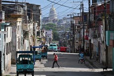 Comandante de EEUU se reúne con militares cubanos mientras Trump presiona a Cuba