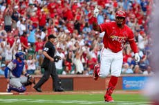 Cardenales ascienden a Velázquez y Crooks y desde Triple-A Memphis previo al juego ante Cachorros