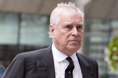 Andrew Mountbatten-Windsor fue perseguido por un hombre con pasamontañas