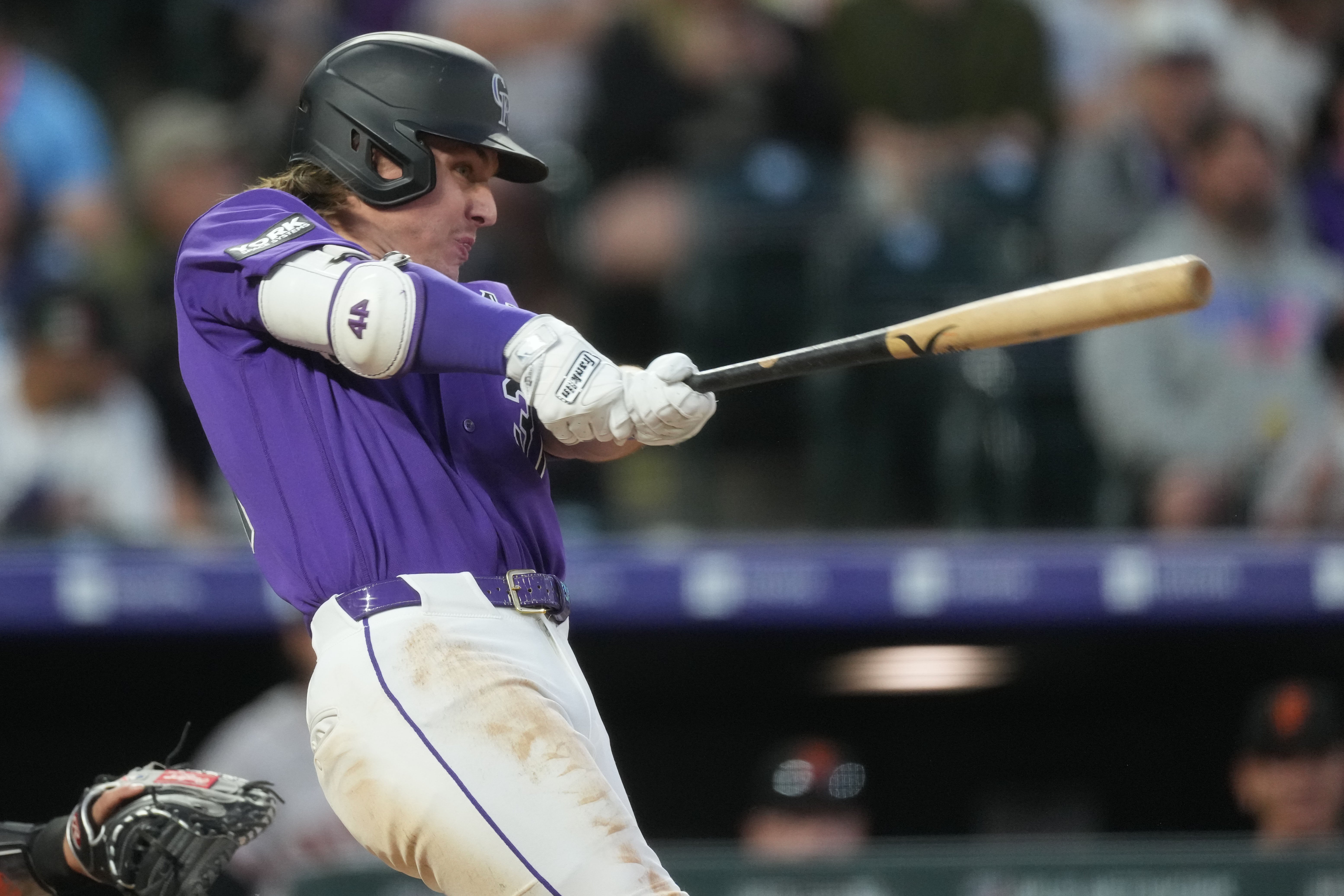 Jake McCarthy pega jonrón de 2 carreras e impulsa 4 en triunfo 8-3 de Rockies sobre Gigantes