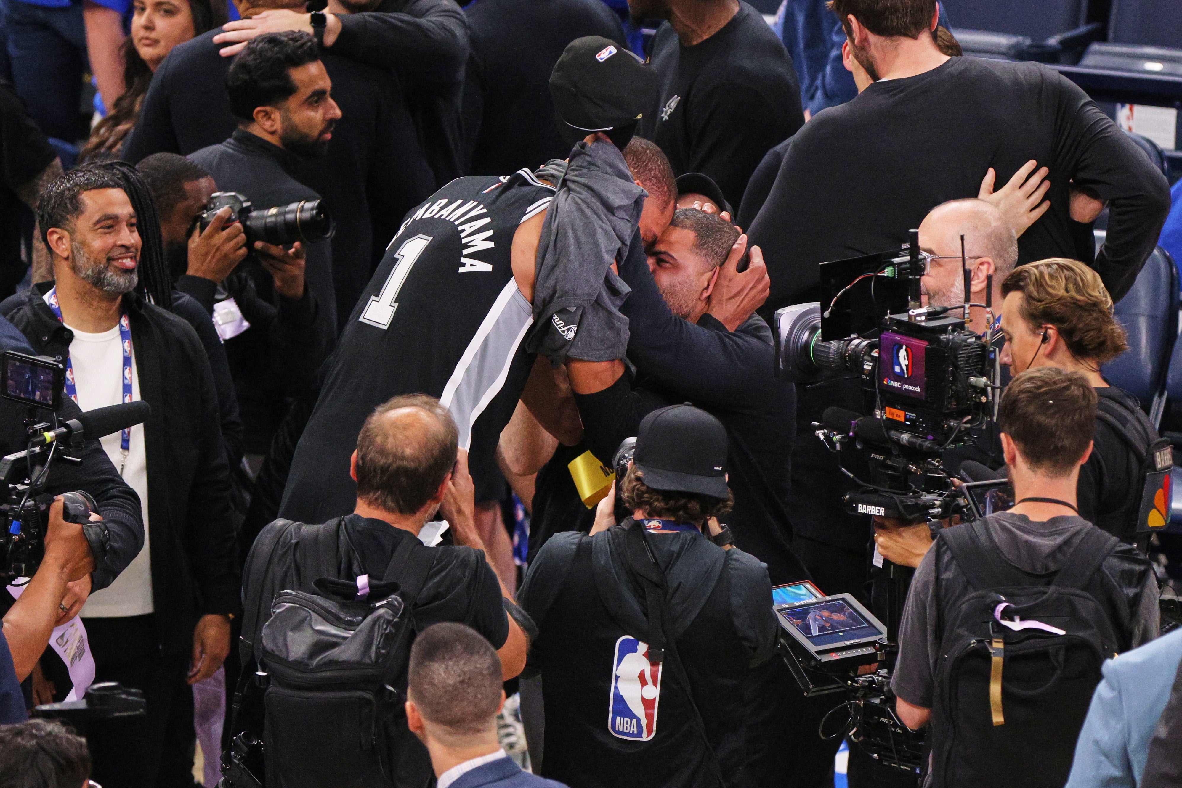SPURS THUNDER